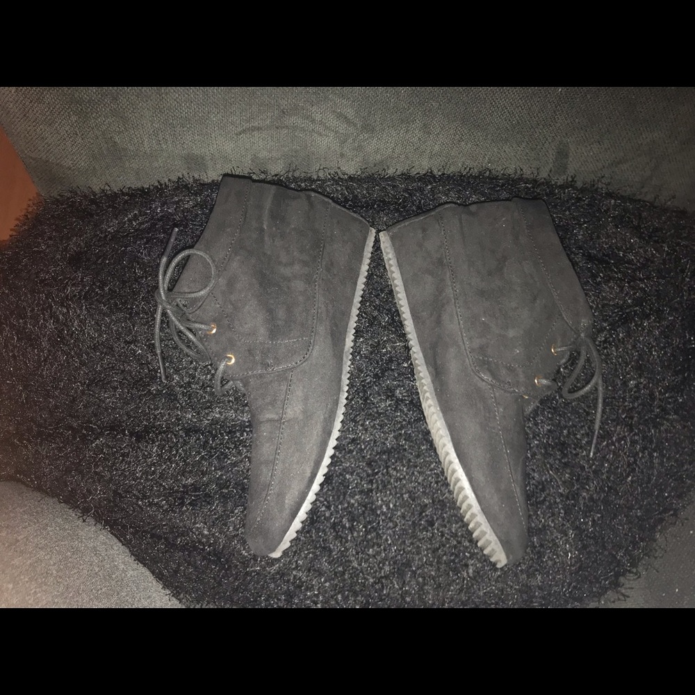 American Eagle Wedges